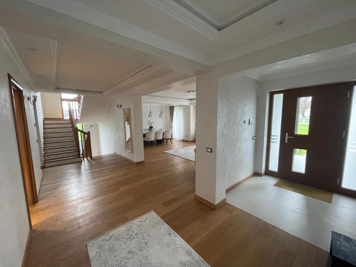 Sunny House Villa Сучеава Екстериор снимка