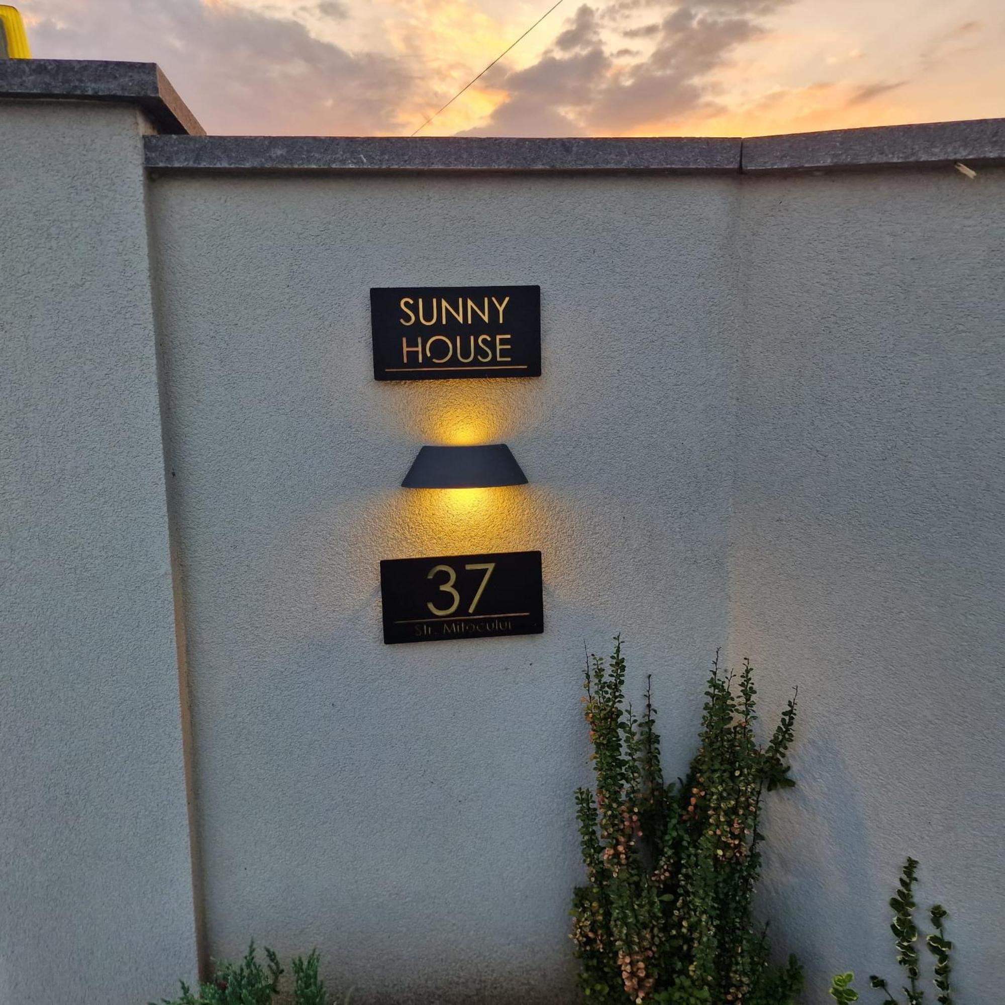 Sunny House Villa Сучеава Екстериор снимка