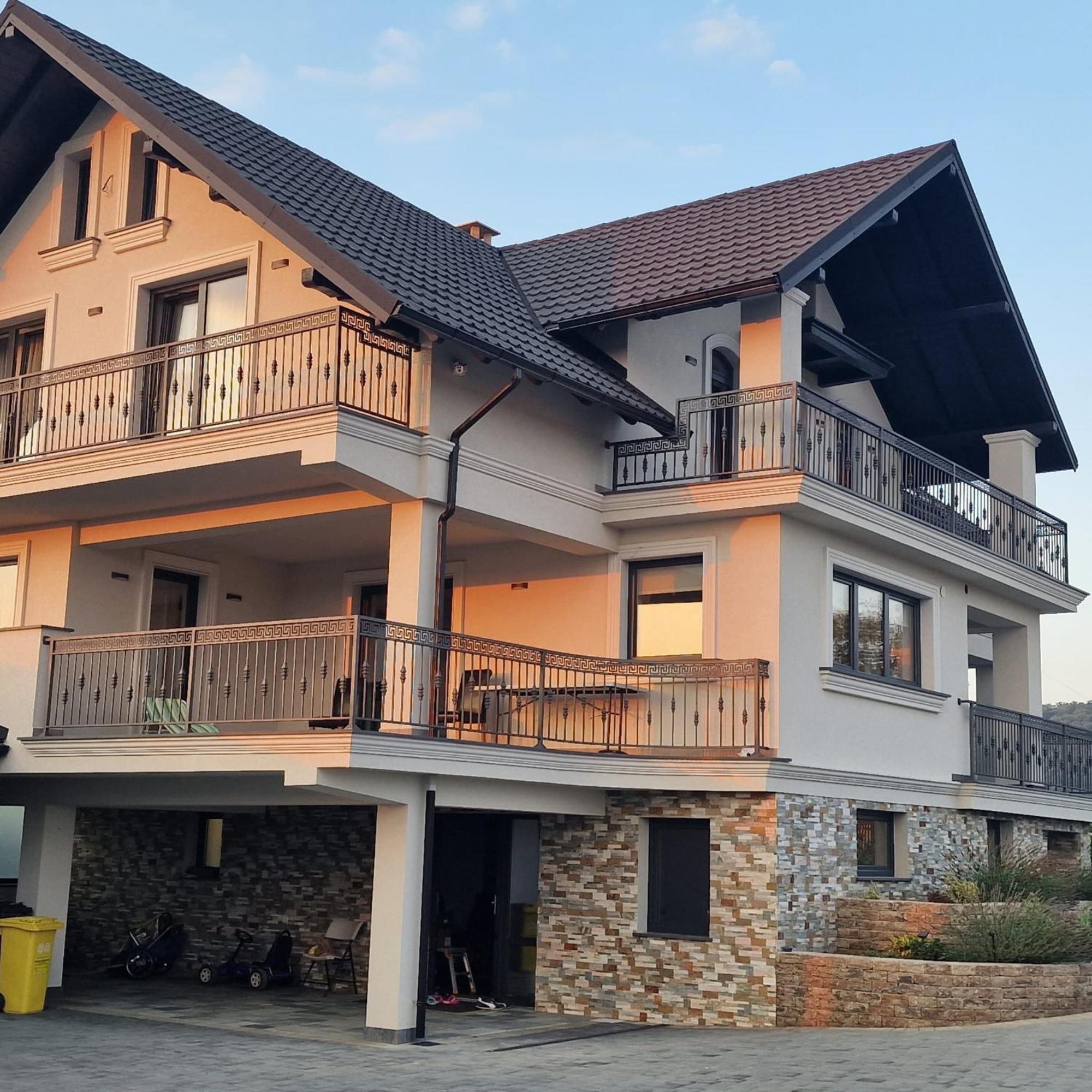 Sunny House Villa Сучеава Екстериор снимка