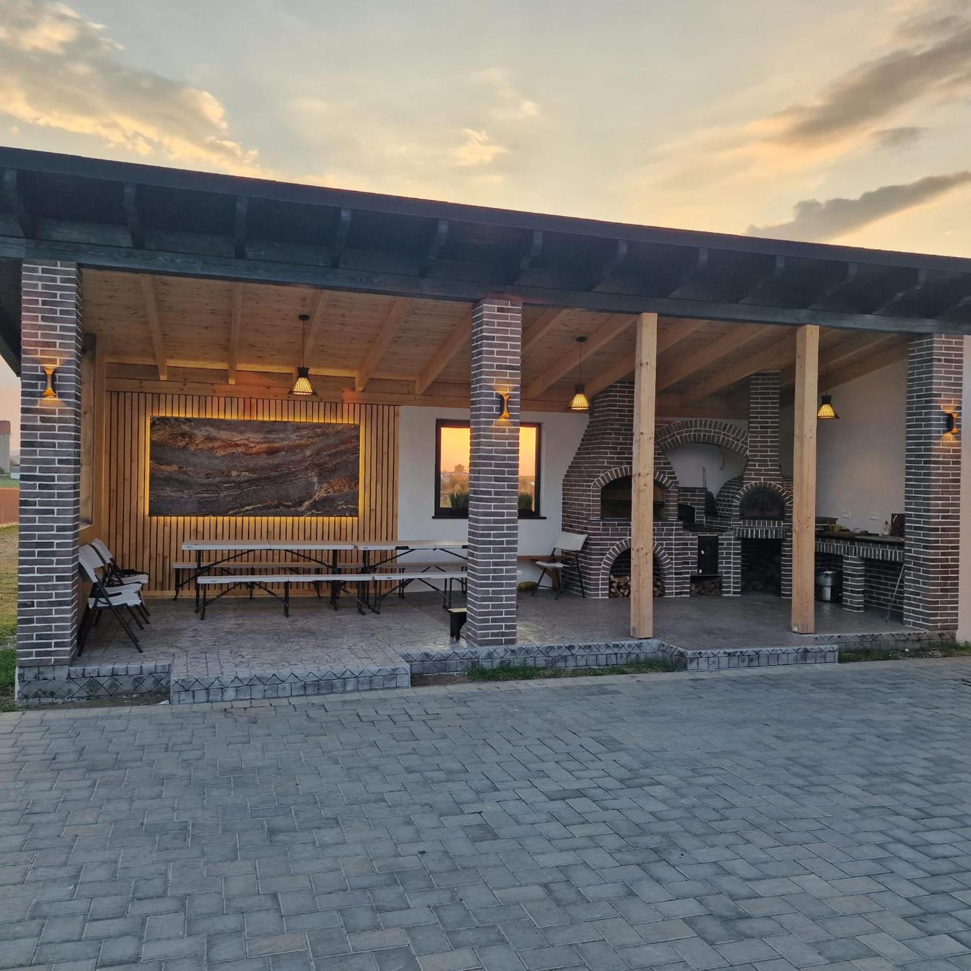 Sunny House Villa Сучеава Екстериор снимка