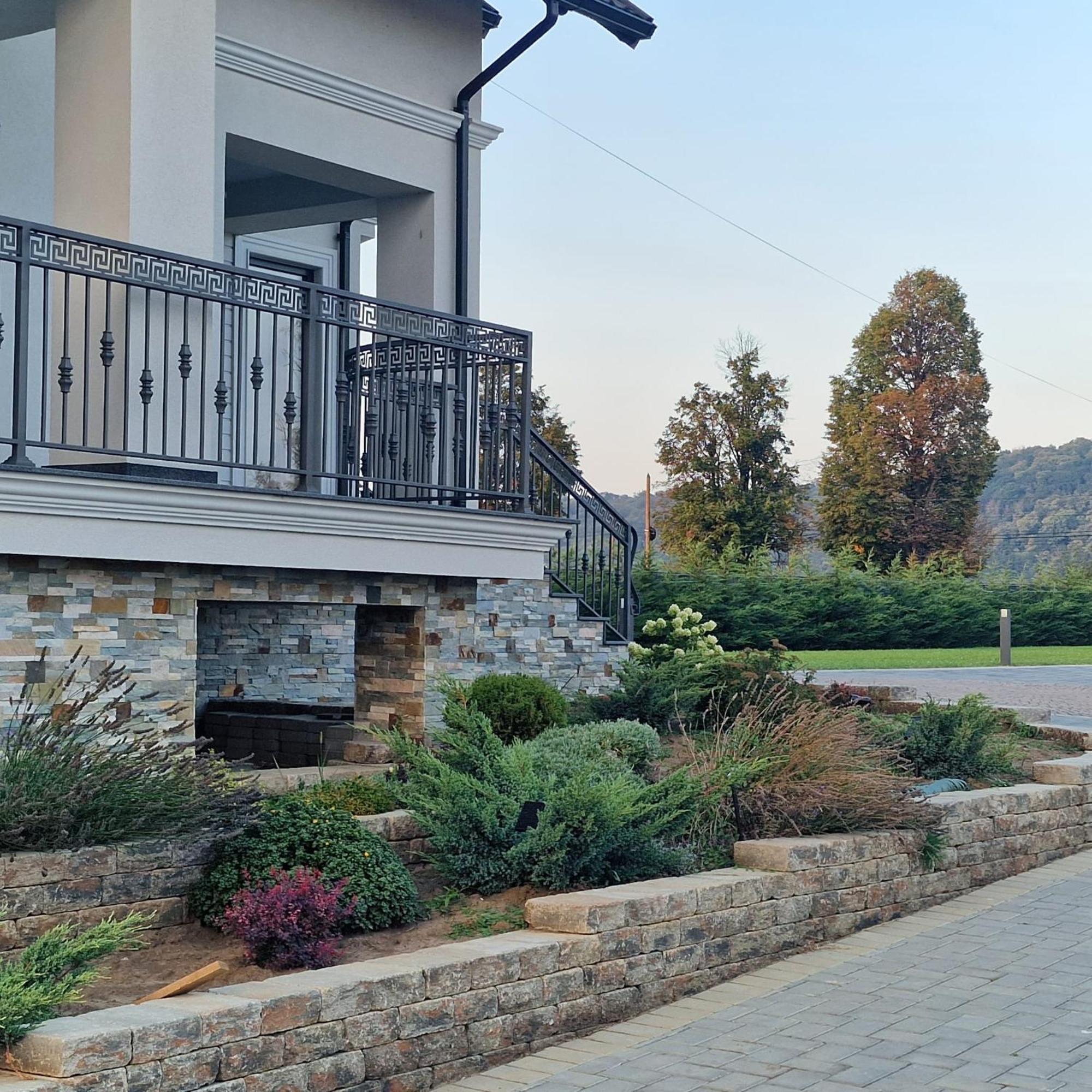 Sunny House Villa Сучеава Екстериор снимка