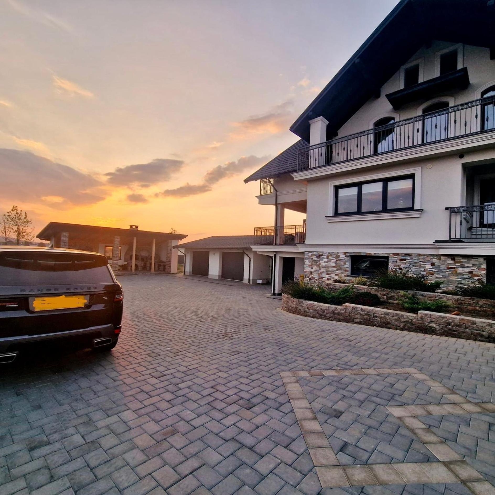 Sunny House Villa Сучеава Екстериор снимка